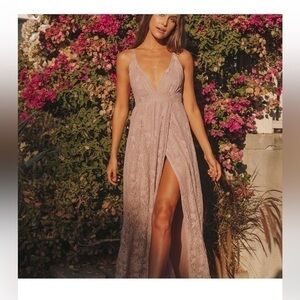 NWT LuLus Dusty Pink “Stolen Moments” Plunging Lace Maxi size large.